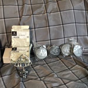 Mercedes Benz- maybach - wheel  centers - hood ornament